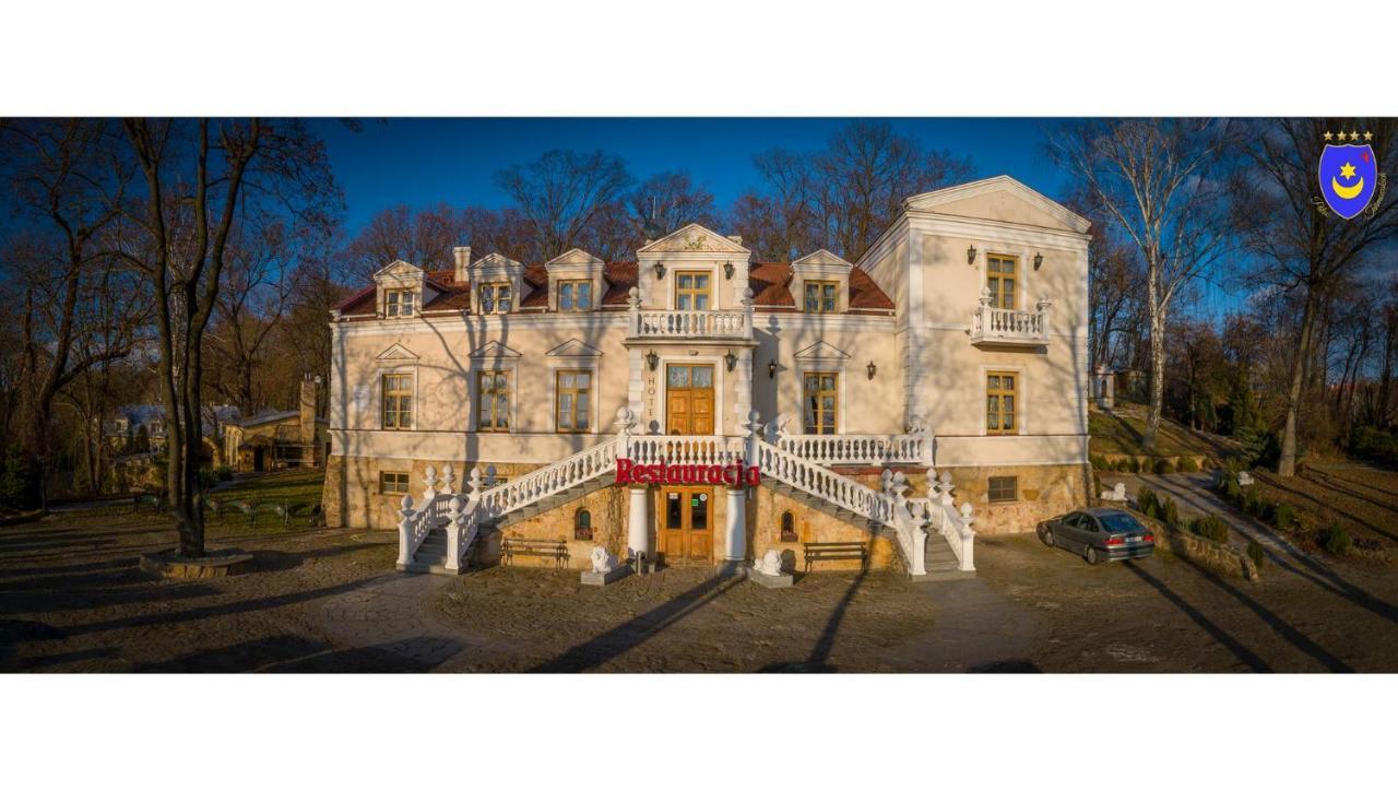 Palac Tarnowskich Ostrowiec Świętokrzyski Exteriér fotografie
