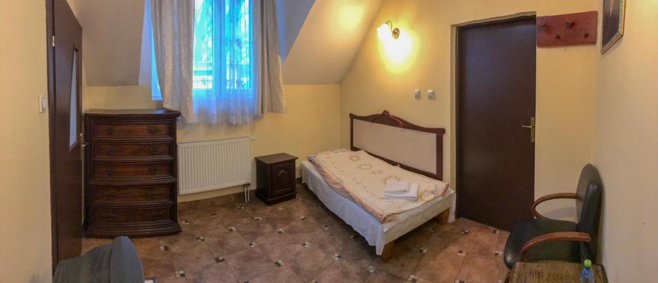 Palac Tarnowskich Ostrowiec Świętokrzyski Exteriér fotografie